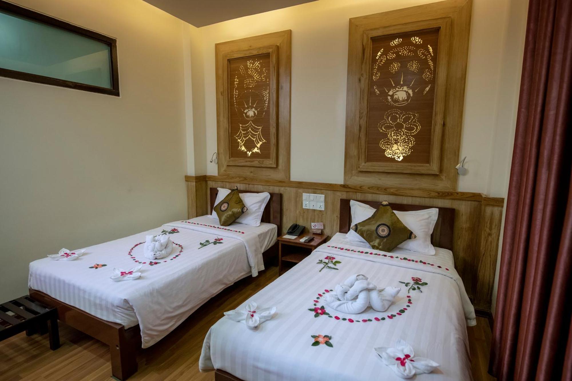 UCT Taunggyi Hotel Exterior foto